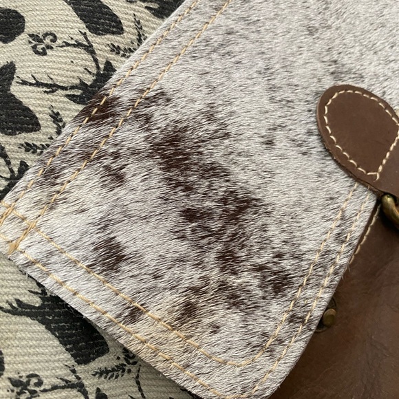 Stylish Brown and Cream Women's Bag - Picture 7 of 8